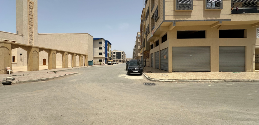 Deux locaux commerciaux à vendre à Bouznika