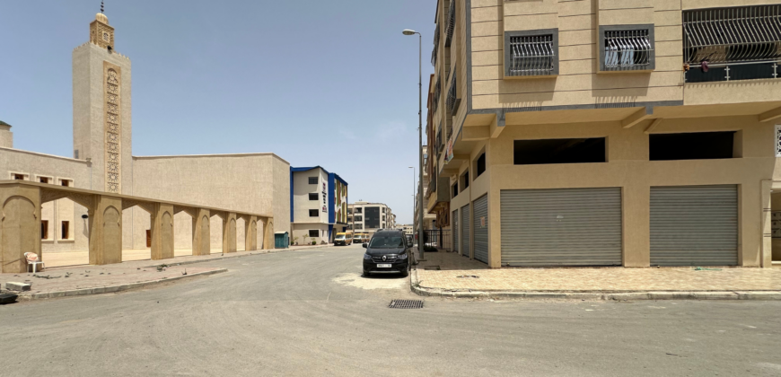 Deux locaux commerciaux à vendre à Bouznika