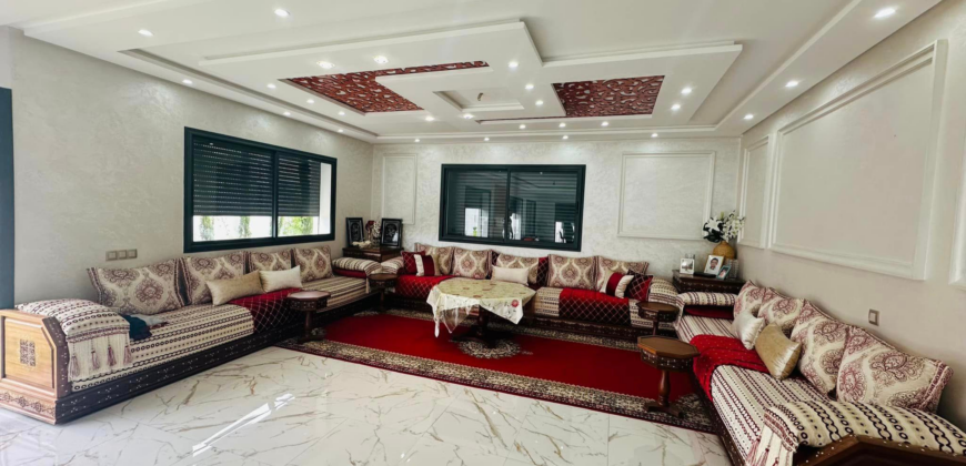 A vendre, une magnifique villa proche de la plage