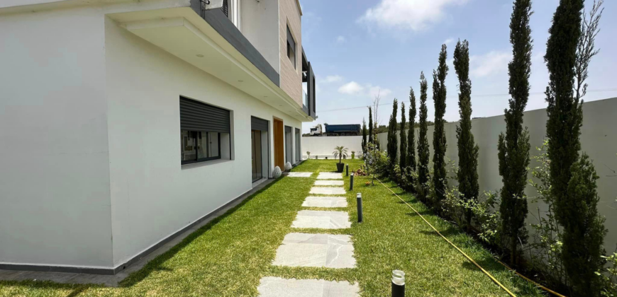A vendre, une magnifique villa proche de la plage