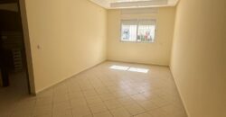 شقة للبيع بإقامة المحيط ببوزنيقة