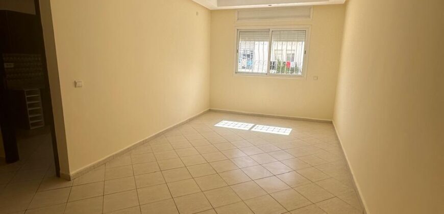 شقة للبيع بإقامة المحيط ببوزنيقة